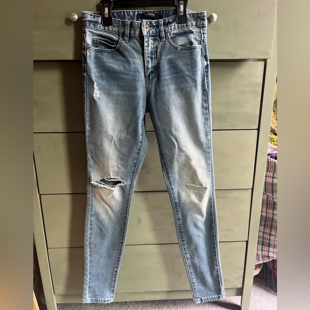Billabong ripped skinny Jean